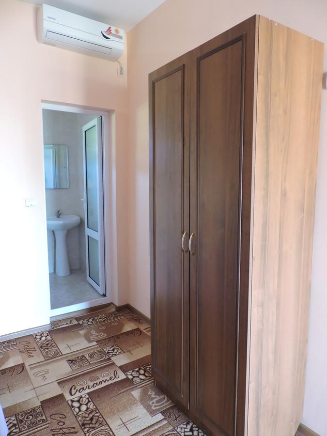 Guesthouse U Moti New Athos Екстериор снимка